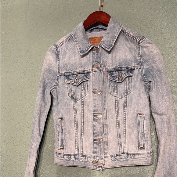 Levi's Women’s Classic Trucker Denim Jean Jacket Xsmall Light Blue - Picture 1 of 4